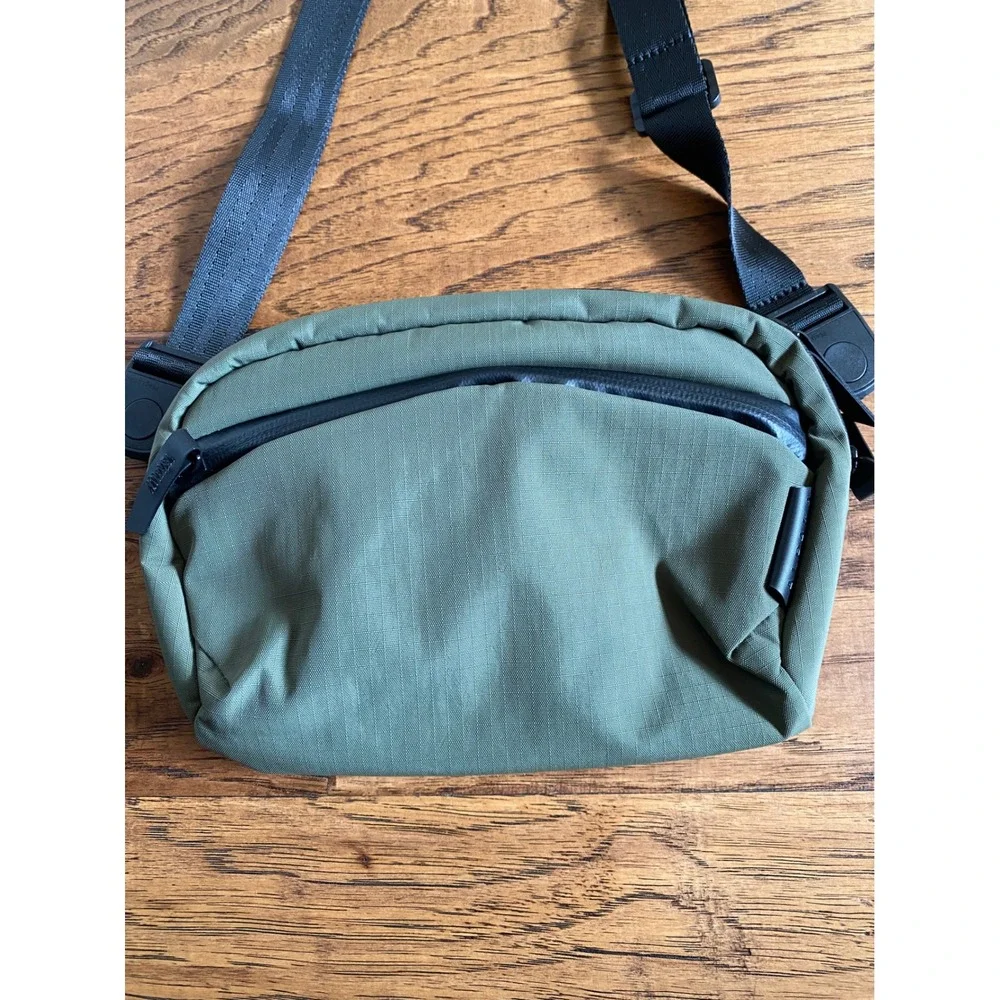ALPAKA Go Sling Mini Olive Green Crossbody Bag Tech Travel Messenger Fidlock